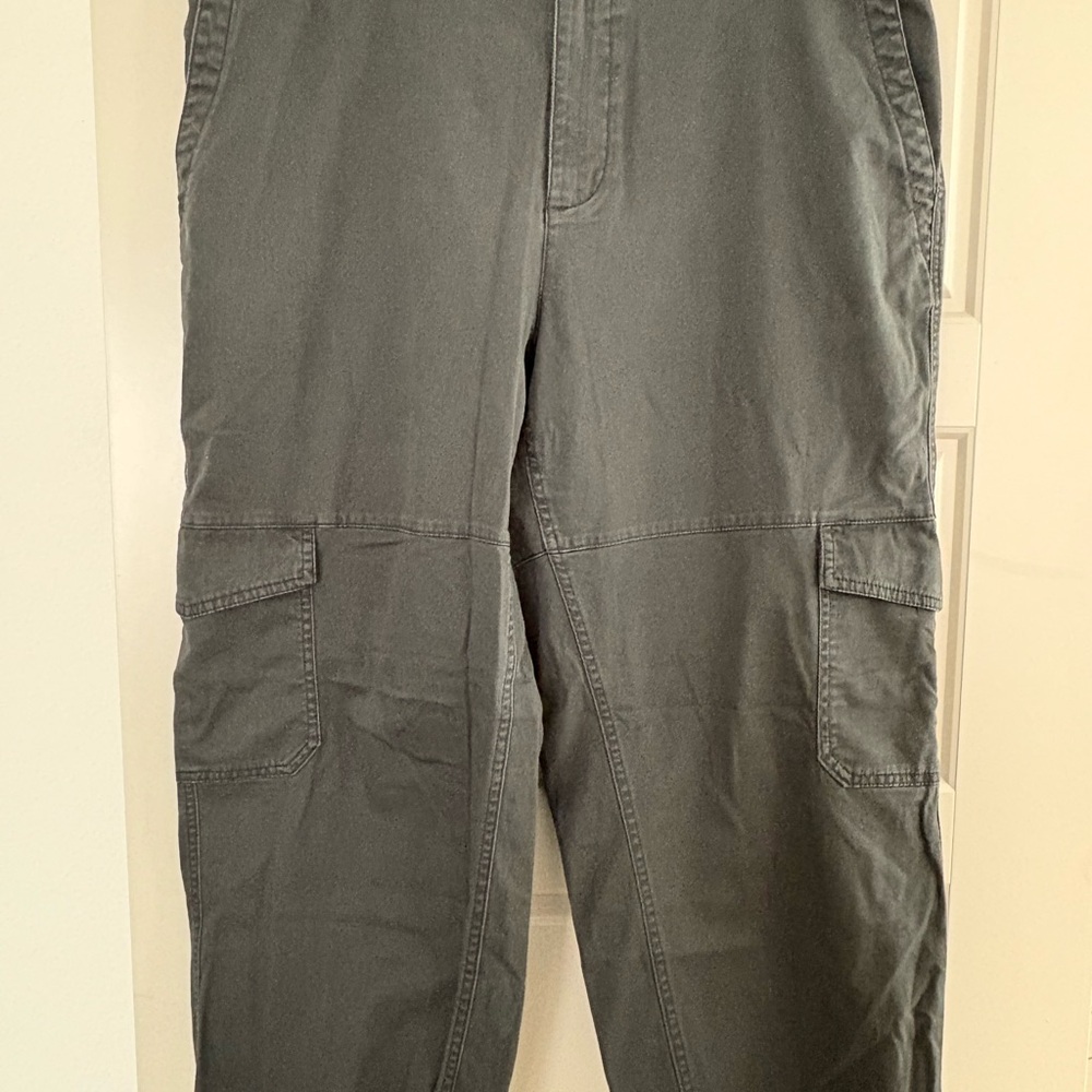 Old Navy Women's Charcoal Cargo Pants